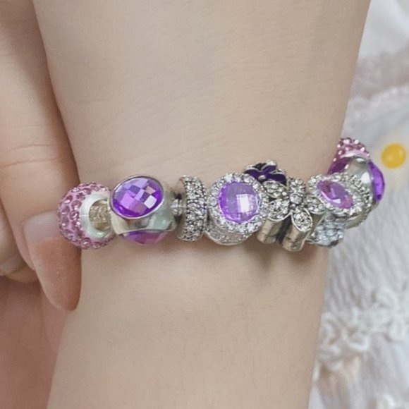 Pandora - Picture 1 of 5